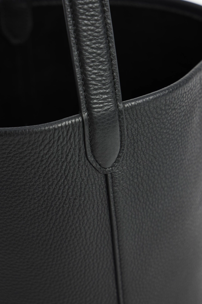 LIBLUZ Medium Classic Shoulder Bag in Leather Black - LIB LUZ
