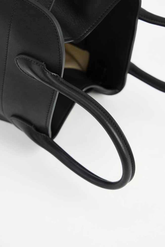 LIBLUB 90's Classic Top Handle Bag in Leather - LIB LUZ
